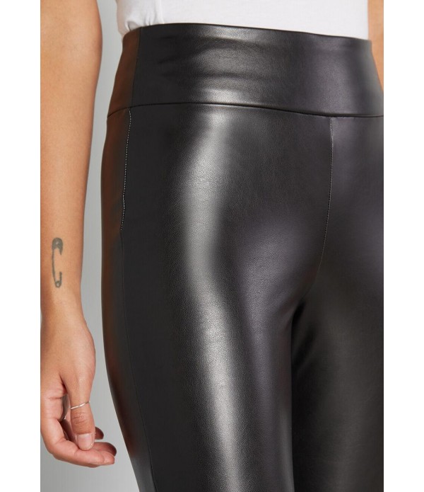 Foundations of a Frondeur Leggings